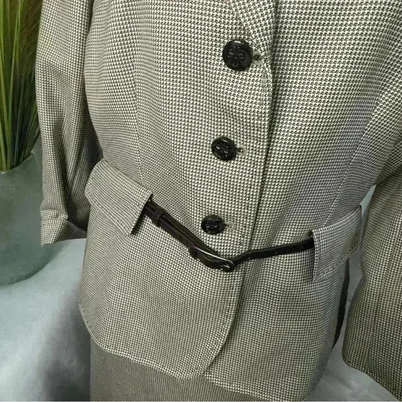 Tahari Arthur S Levine Skirt Suit Size 12 Classy Design Ruffled Skirt - Picture 4 of 12